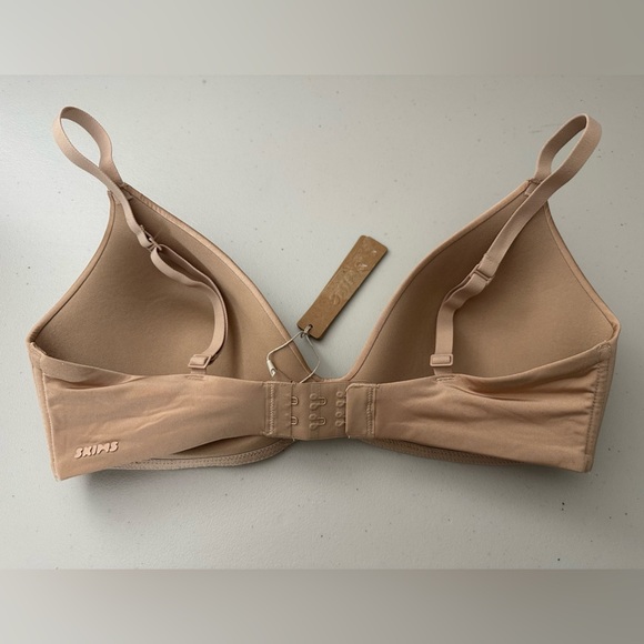 Skims Wireless Form Lightly Lined T-Shirt Bra in Clay Size 34C - Picture 5 of 8